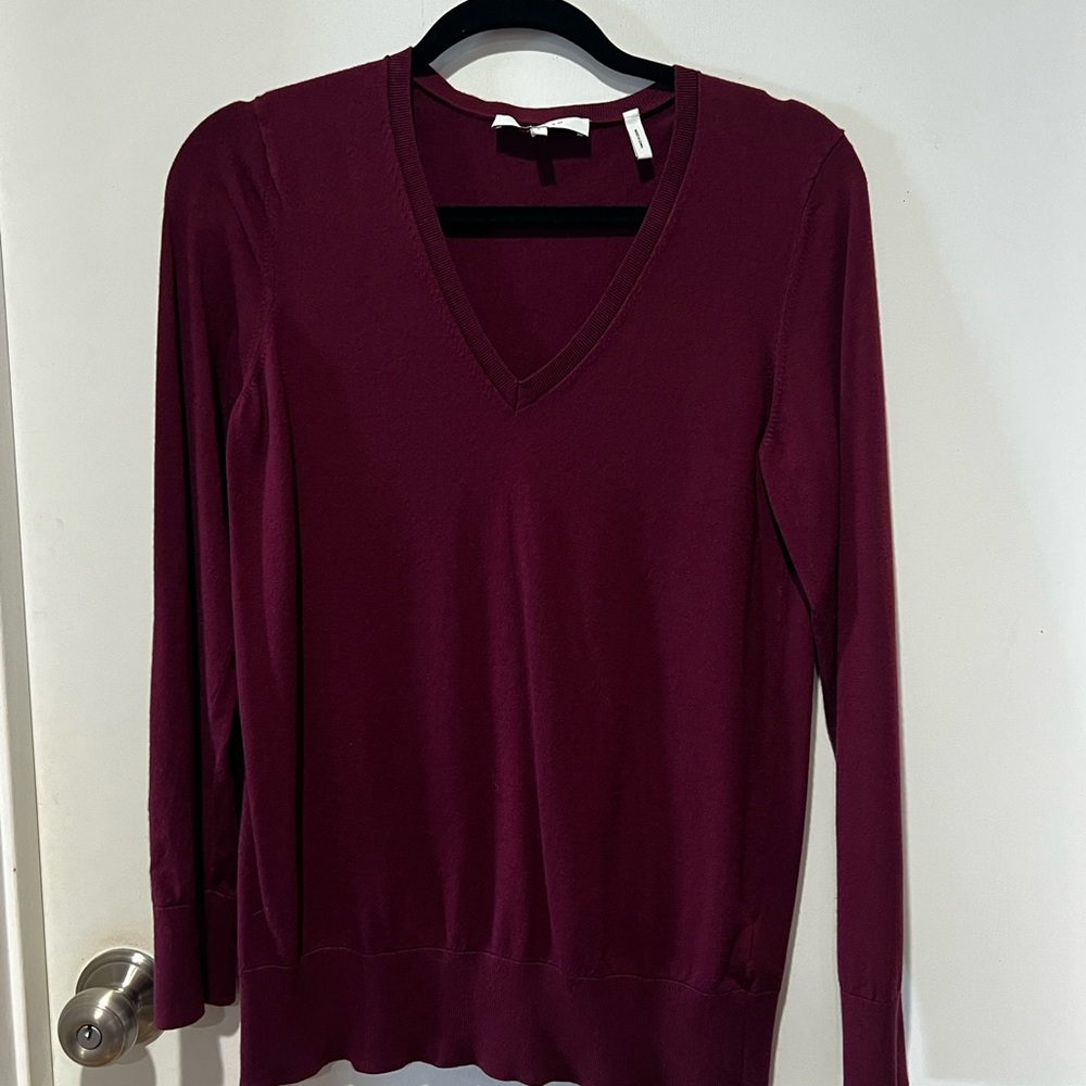 🛍️ Lark & Ro Deep Red Knit Top